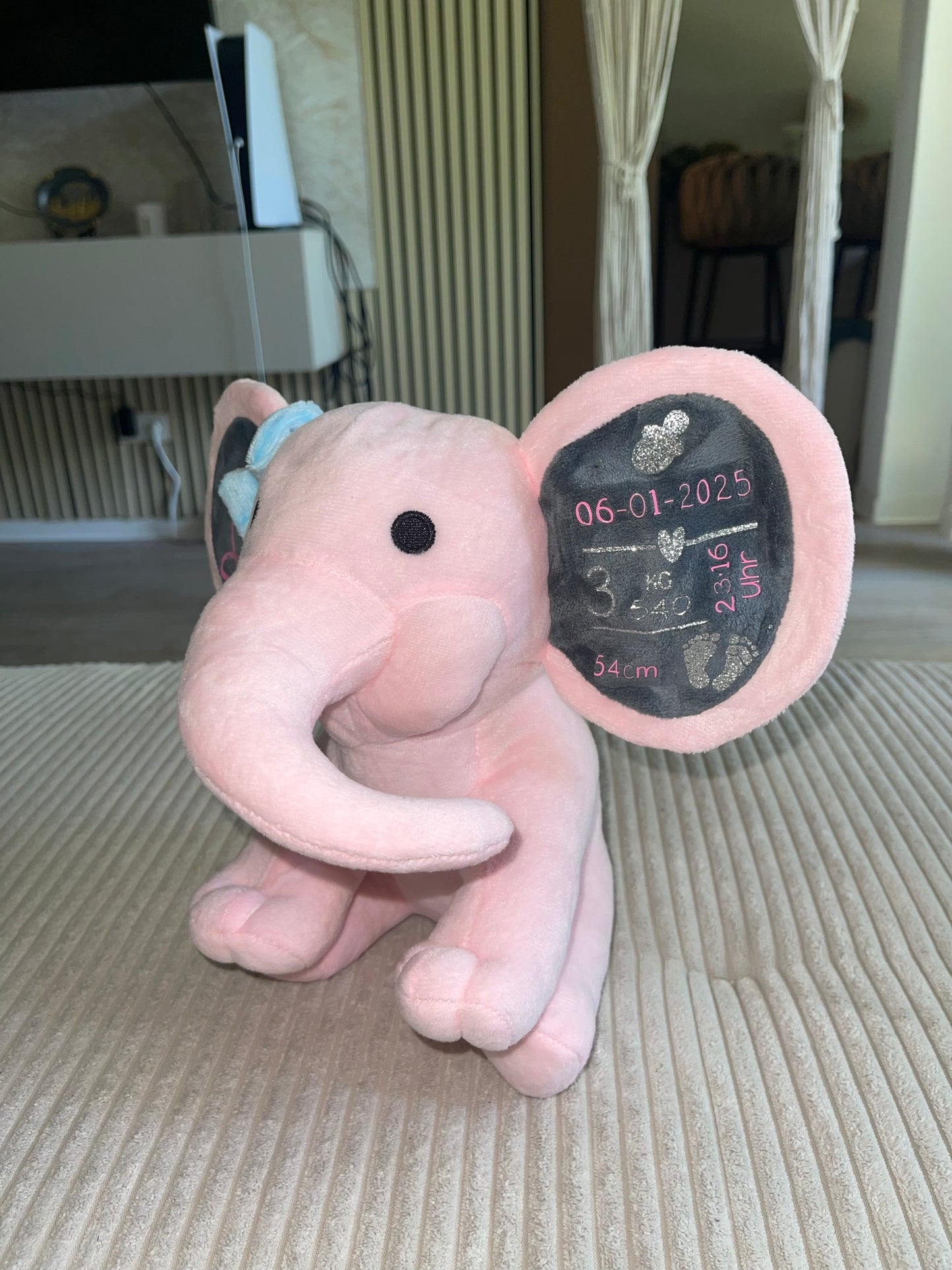 Personalisierter Plüsch-Elefant – Ein unvergessliches Geschenk zur Geburt