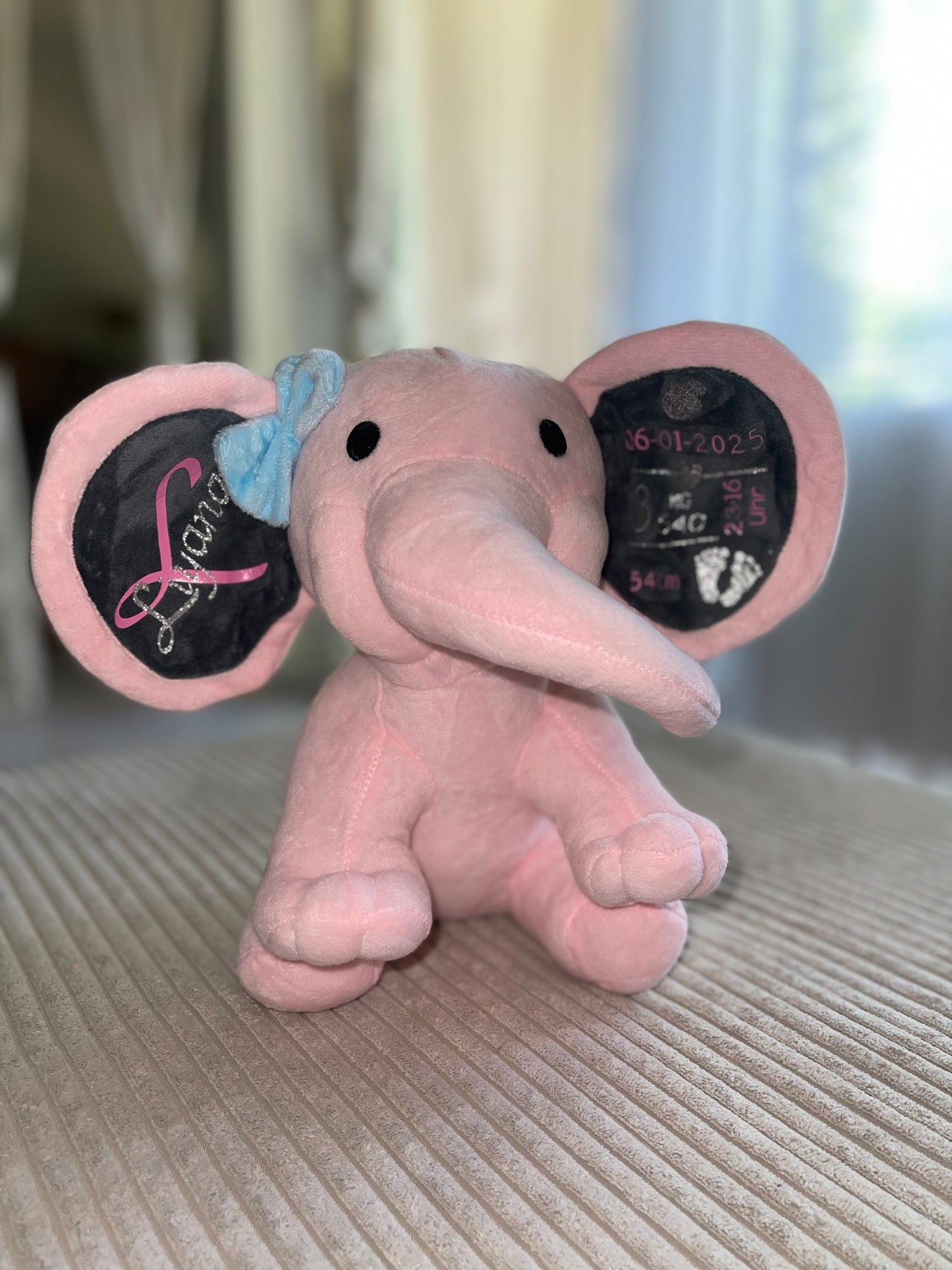 Personalisierter Plüsch-Elefant – Ein unvergessliches Geschenk zur Geburt