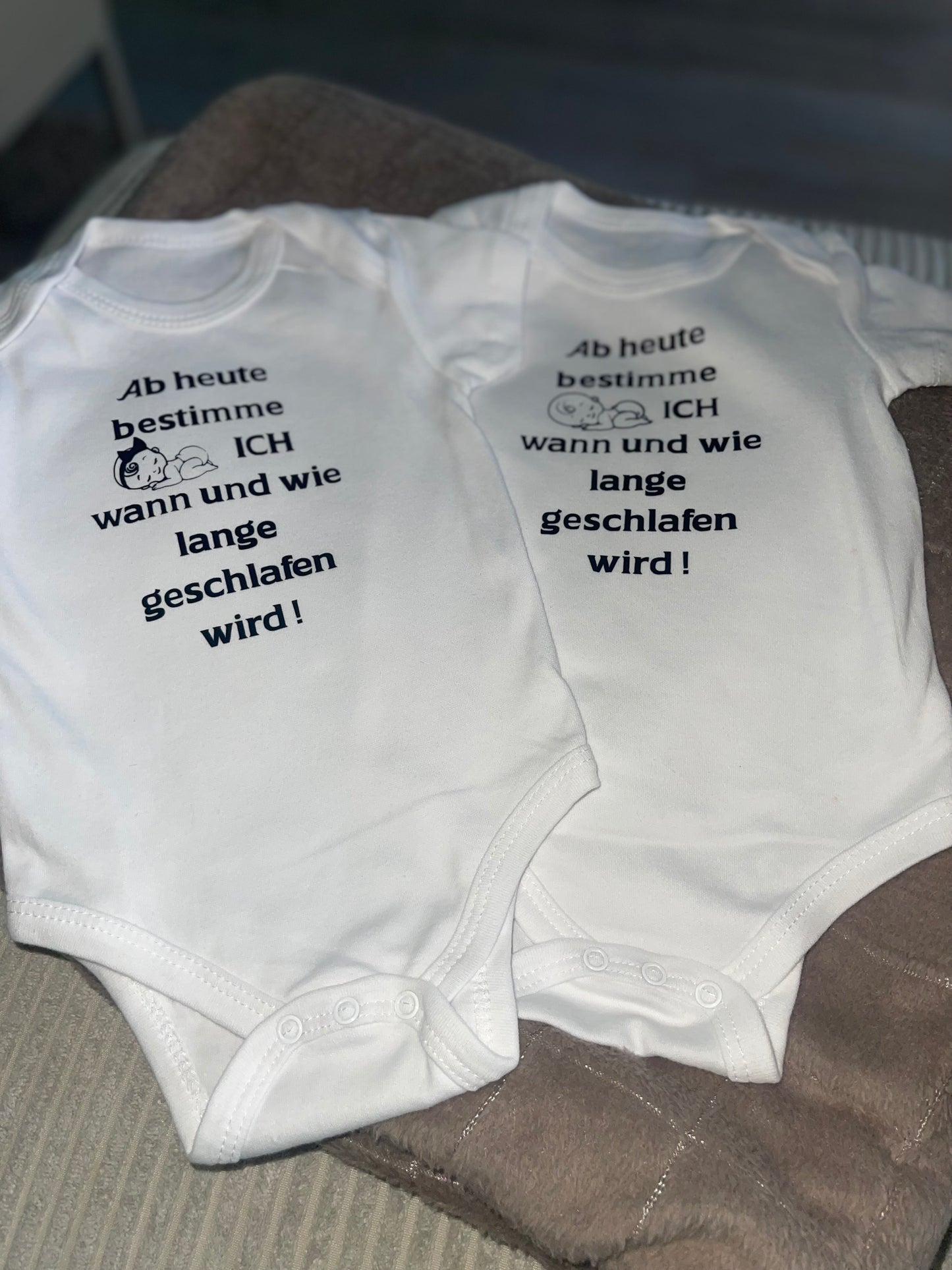 Baby Strampler 0-3 Monate ,, Ab heute bestimme İCH , wann und wie lange geschlafen wird.